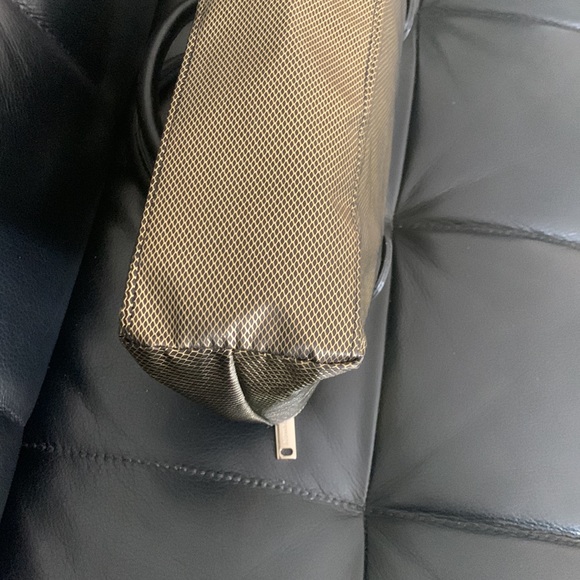 🎄Insulated -🍷Wine clutch w/corkscrew in pocket! - Picture 6 of 10